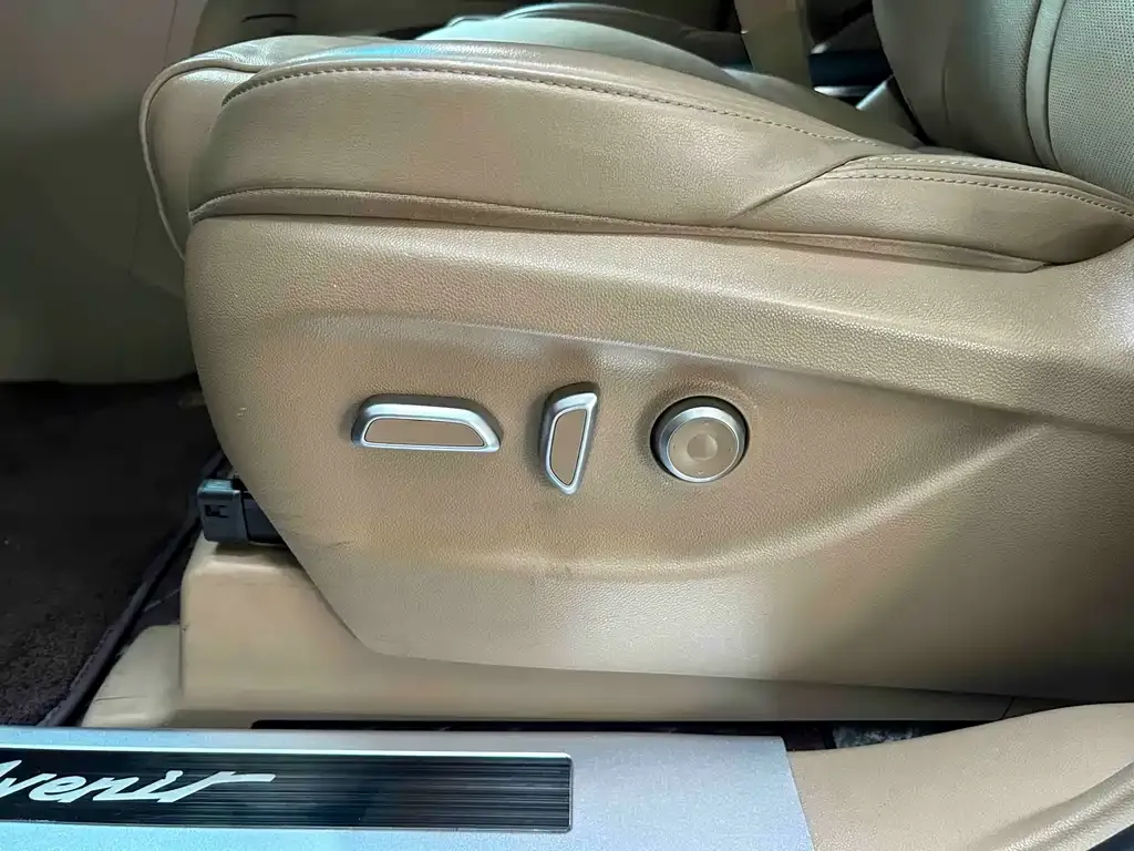 Buick GL8 2021 из CN, фото 3