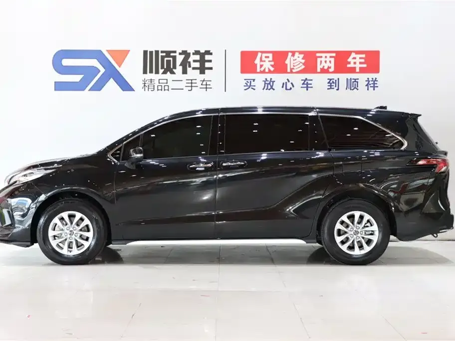 Toyota Granvia — фото 3