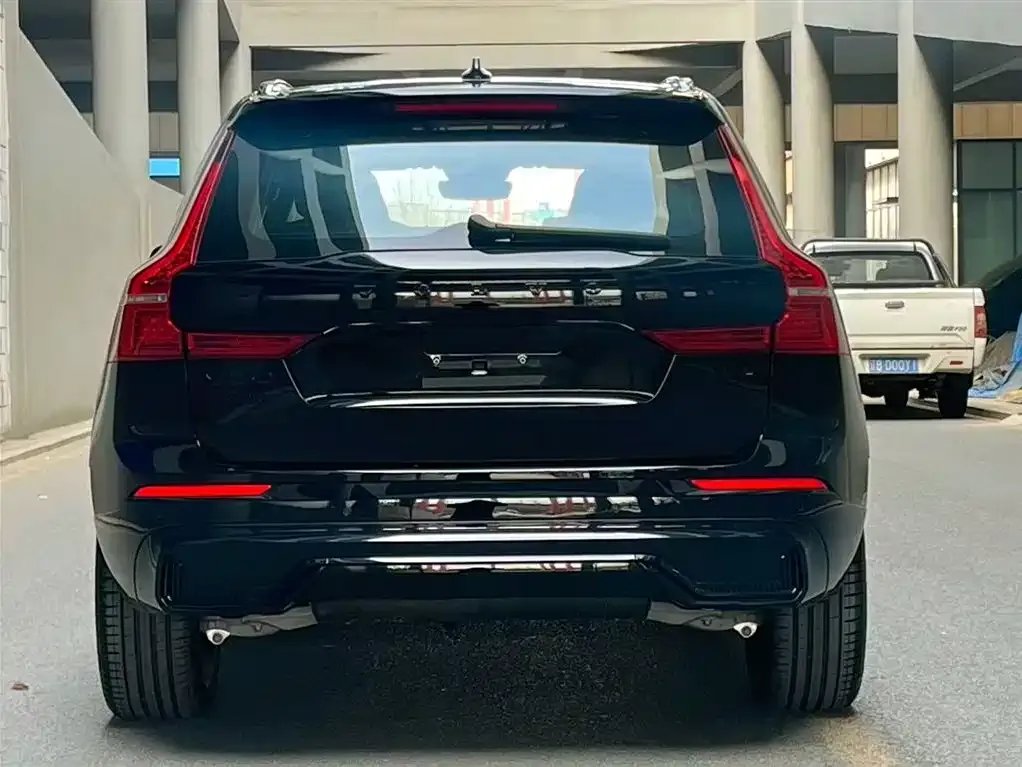 Volvo XC60 — фото 2