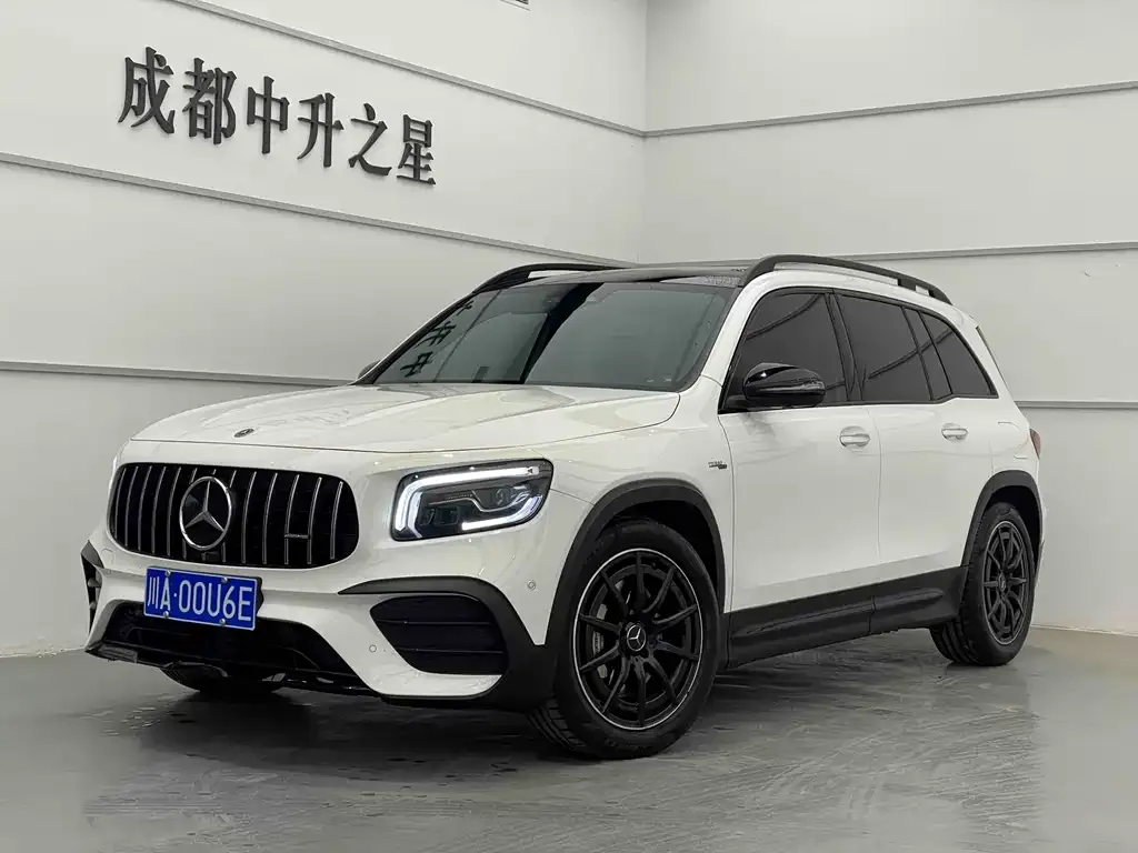 Mercedes-Benz GLB AMG — фото 1