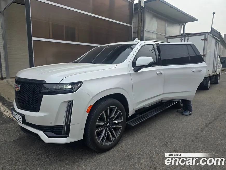 Cadillac Escalade 2023 из KR, фото 2