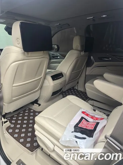 Cadillac Escalade 2023 из KR, фото 9