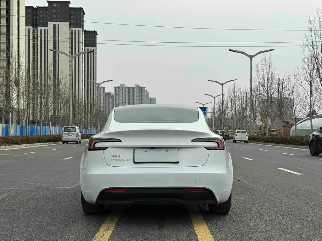 Tesla Model 3 — фото 6