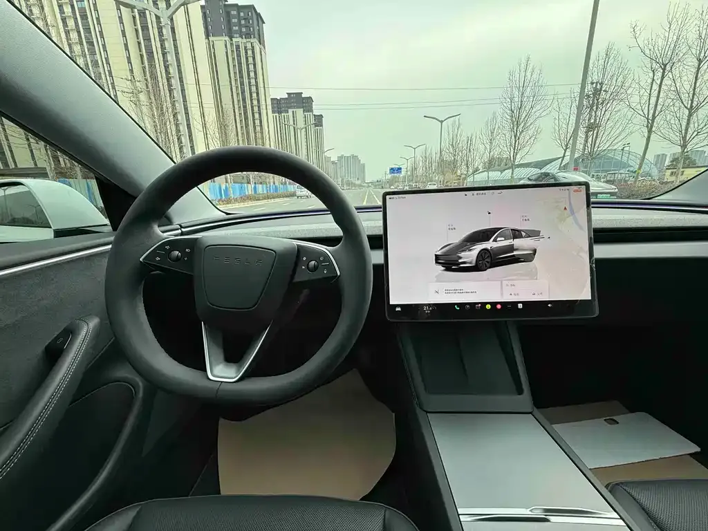 Tesla Model 3 — фото 10