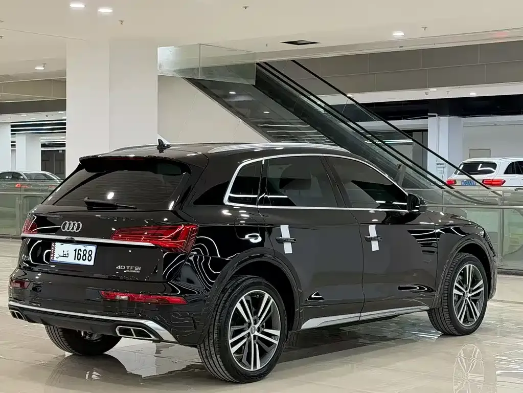Audi Q5L — фото 9