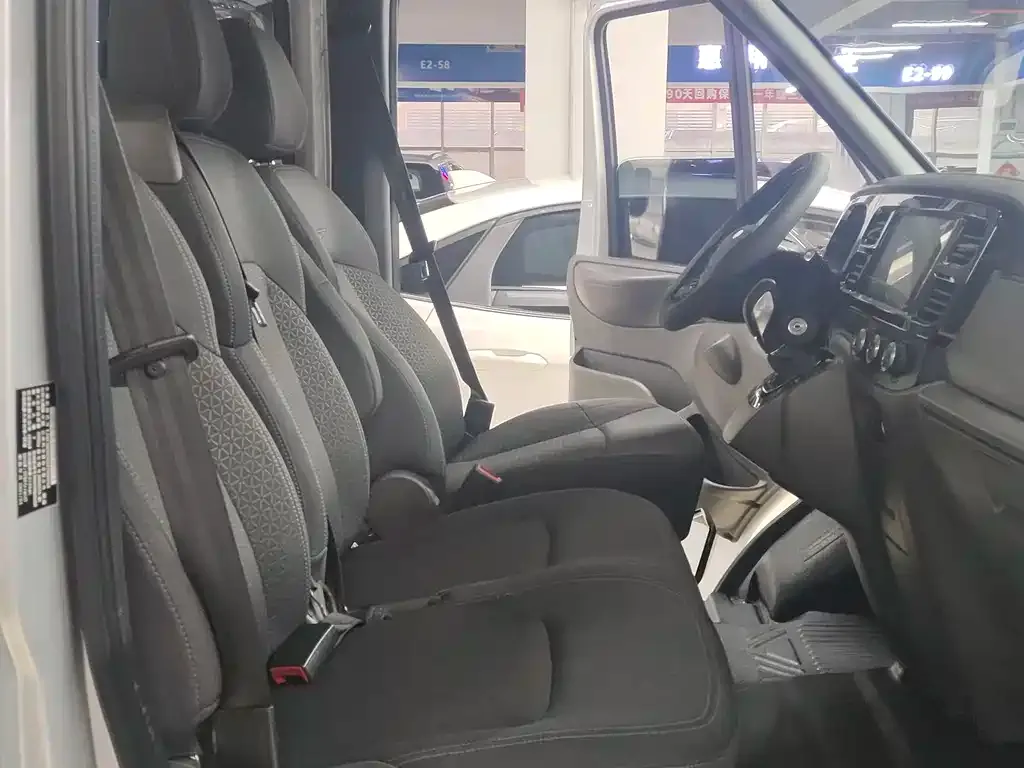 Ford Transit Custom 2021 из CN, фото 8