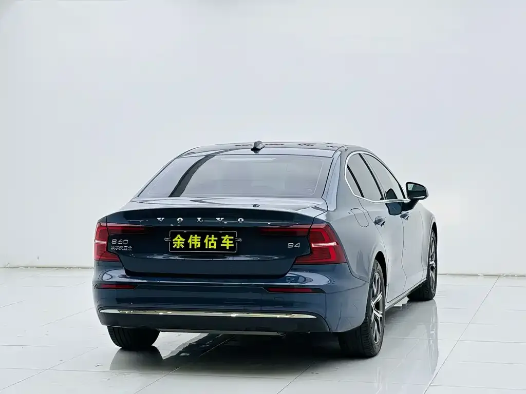 Volvo S60 2023 из CN, фото 6