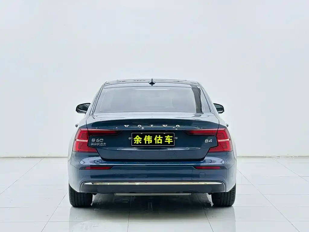 Volvo S60 2023 из CN, фото 3