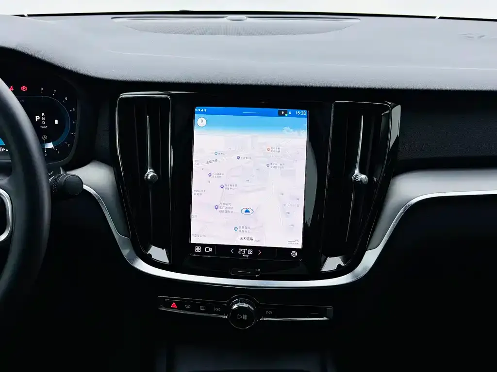 Volvo S60 2023 из CN, фото 4