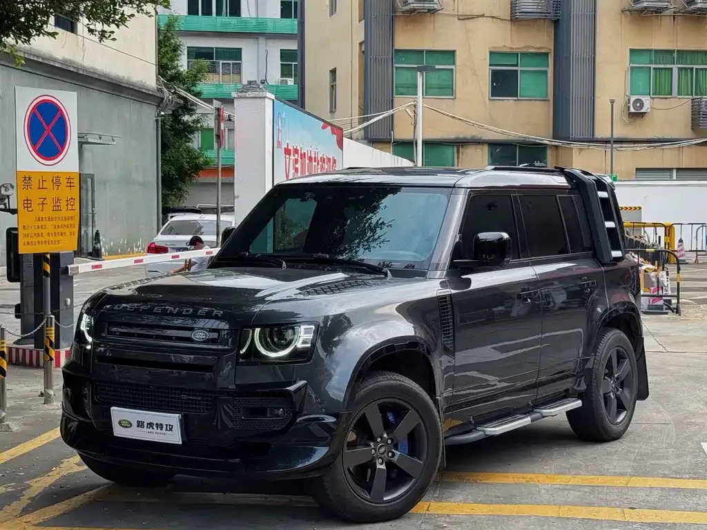 Land Rover Defender — фото 1