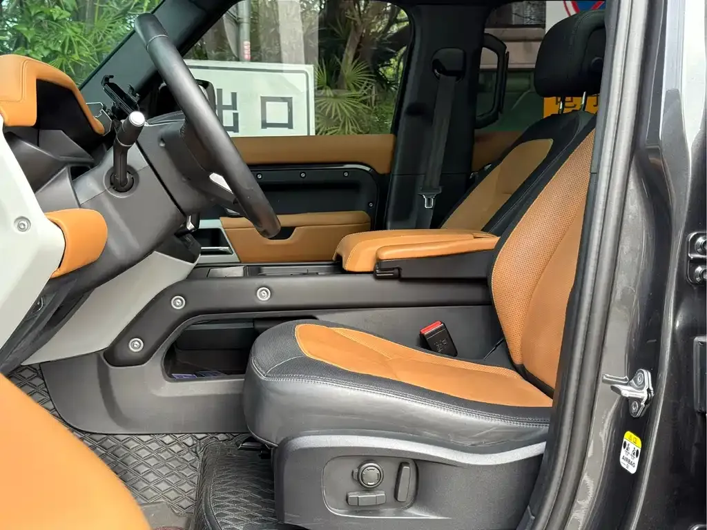 Land Rover Defender — фото 10