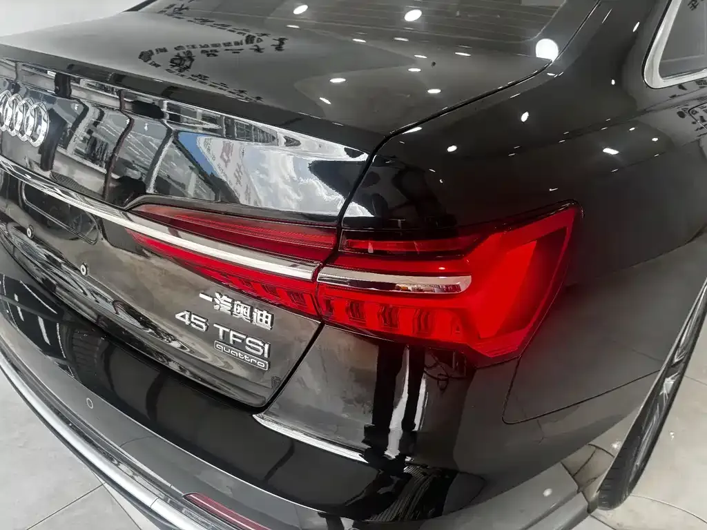 Audi A6L — фото 10