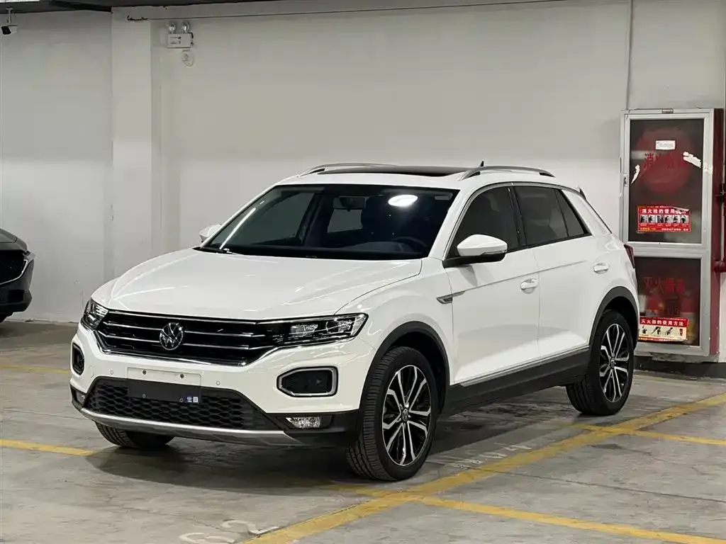 Volkswagen T-Roc — фото 1