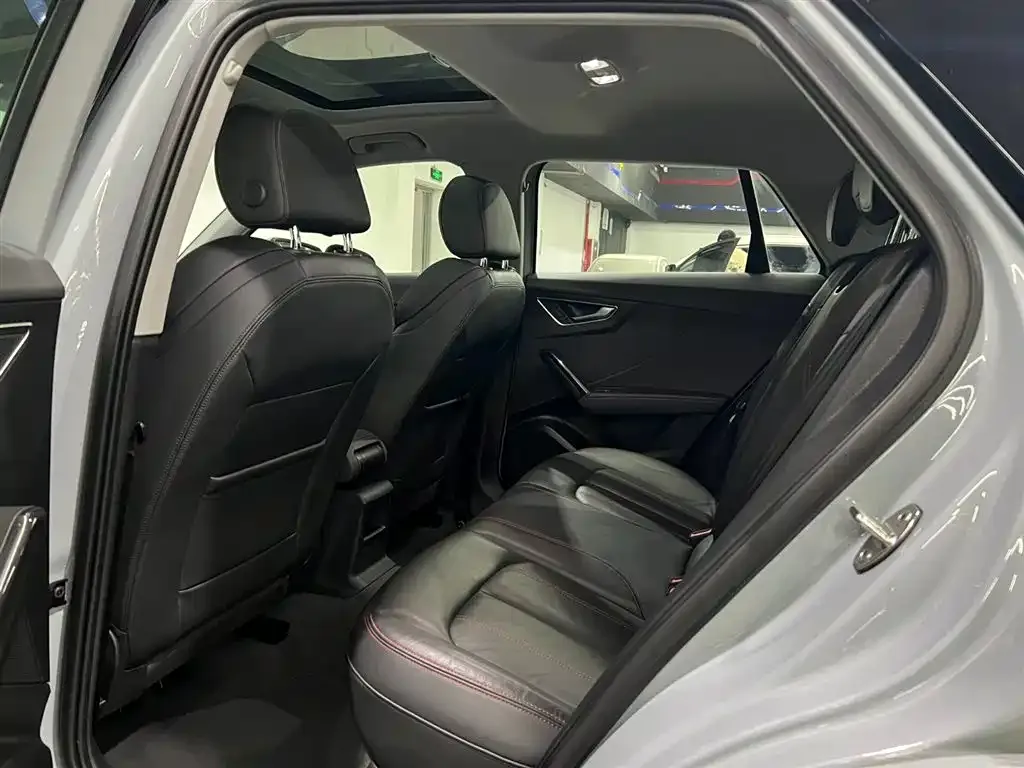 Audi Q2L 2023 из CN, фото 3