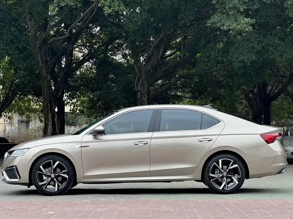 Skoda Octavia — фото 6