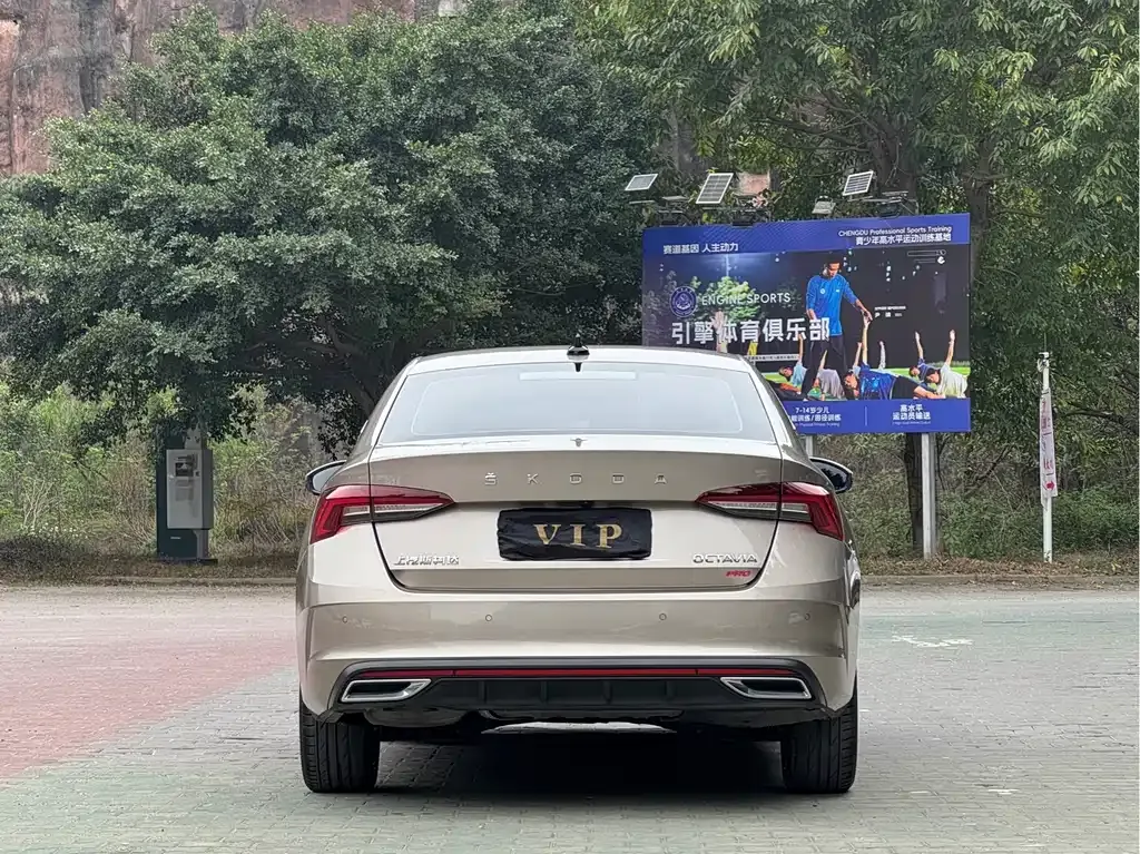 Skoda Octavia — фото 10