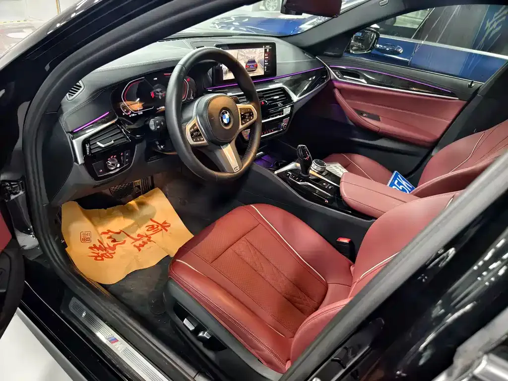 BMW 5 Series 2022 из CN, фото 2