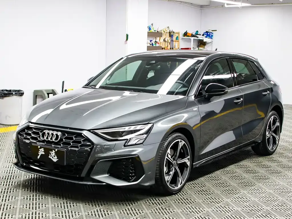 Audi A3 2023 из CN, фото 1