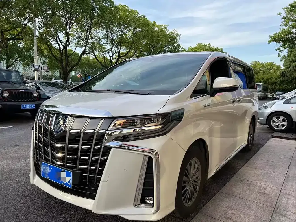 Toyota Alphard 2022 из CN, фото 1