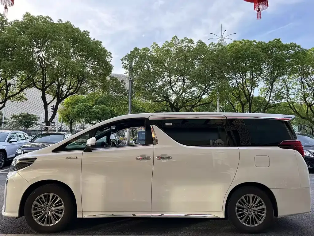 Toyota Alphard 2022 из CN, фото 7