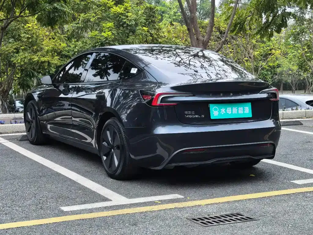 Tesla Model 3 — фото 7