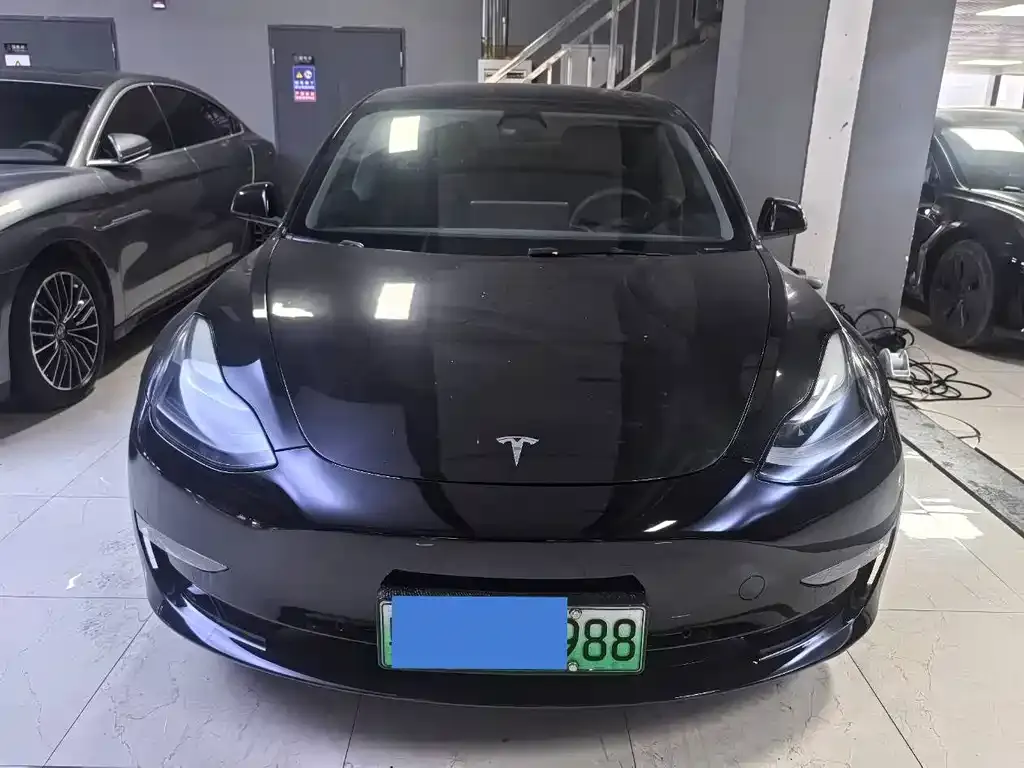 Tesla Model 3 — фото 10