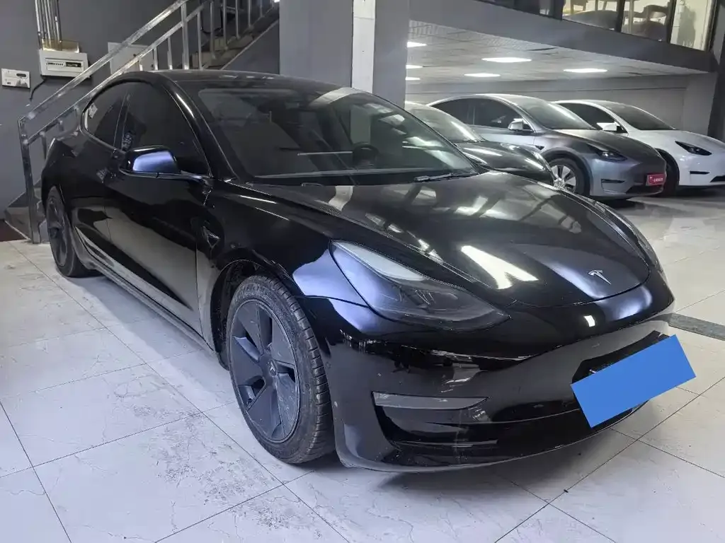 Tesla Model 3 — фото 4