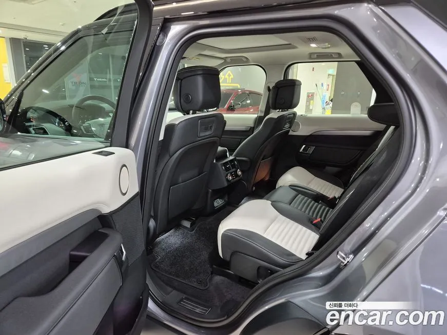 Land Rover Discovery 2025 из KR, фото 2