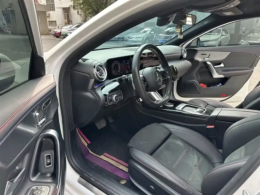 Mercedes-Benz A-Class 2024 из CN, фото 4