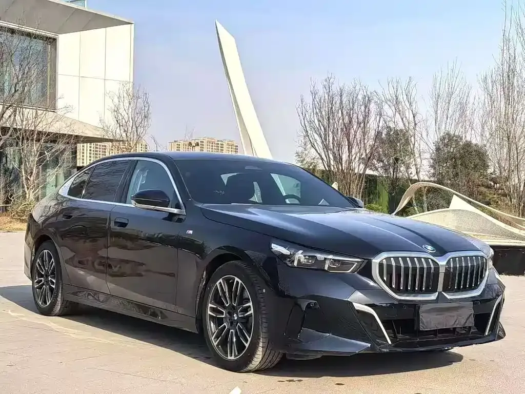 BMW 5 Series — фото 2