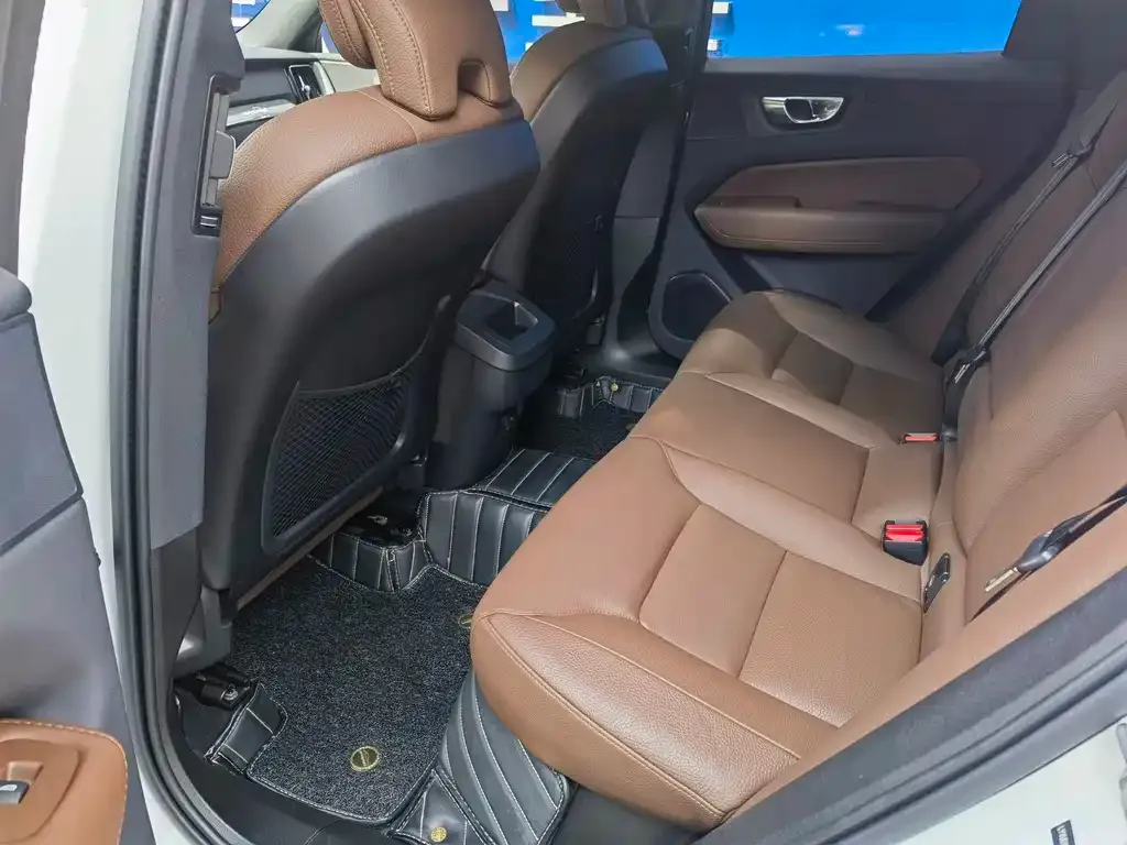 Volvo XC60 2024 из CN, фото 7