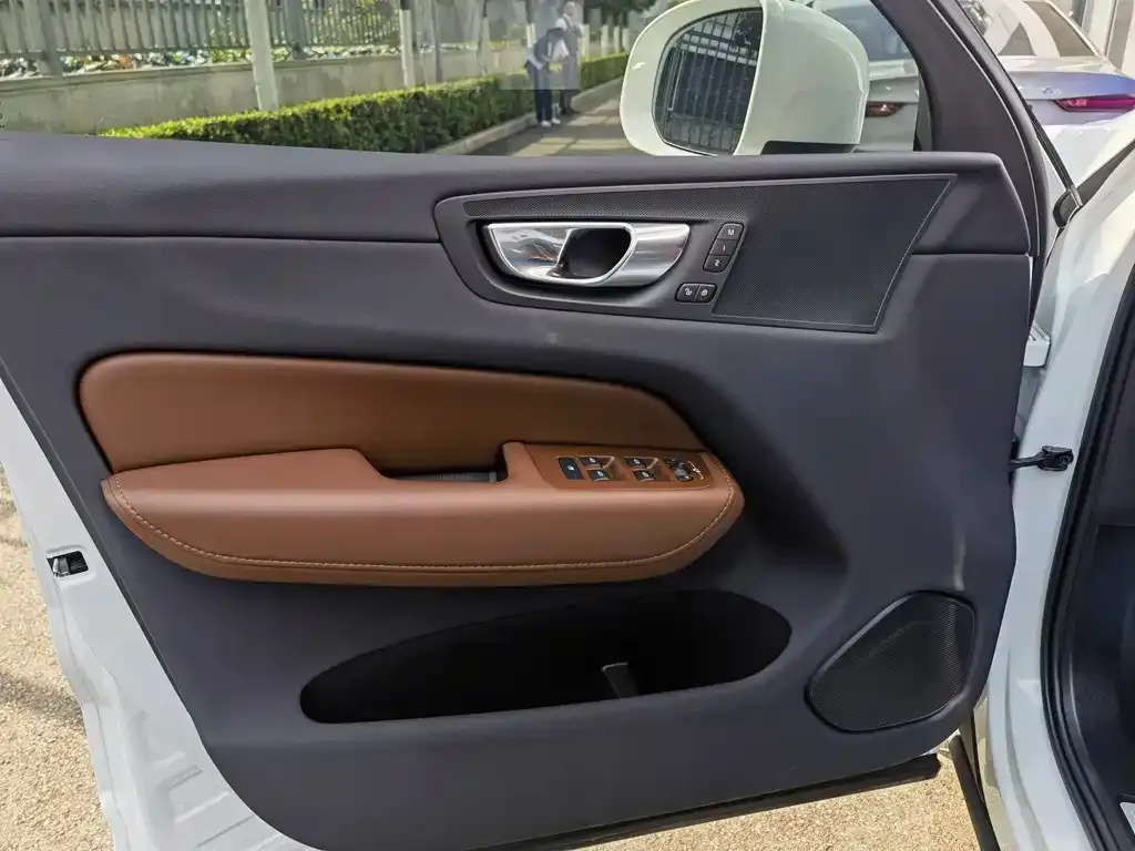 Volvo XC60 2024 из CN, фото 10