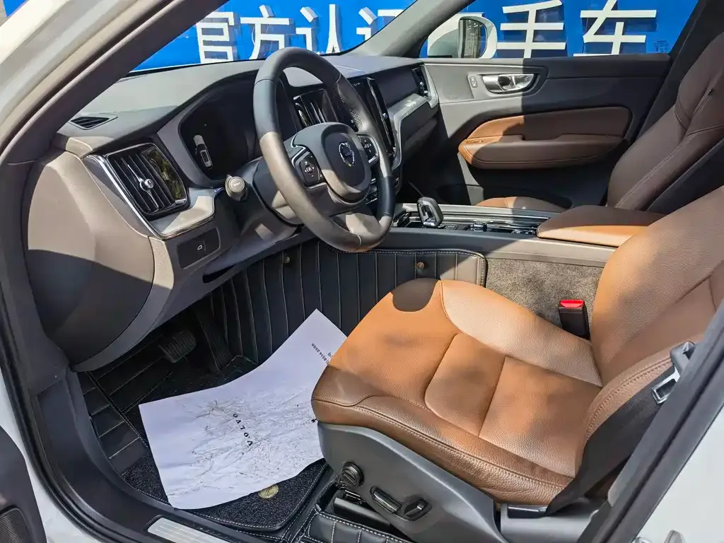 Volvo XC60 2024 из CN, фото 8