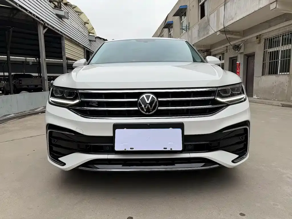 Volkswagen Tiguan L — фото 4
