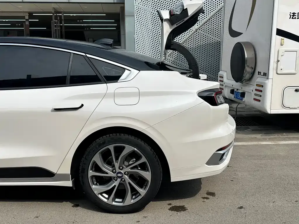 Ford Mondeo 2022 из CN, фото 7