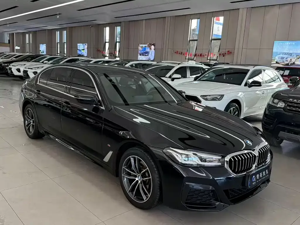 BMW 5 Series — фото 1