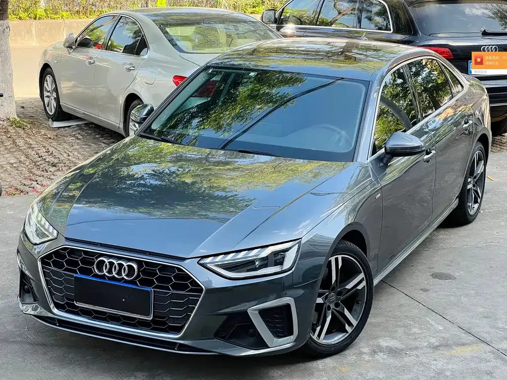 Audi A4L — фото 1