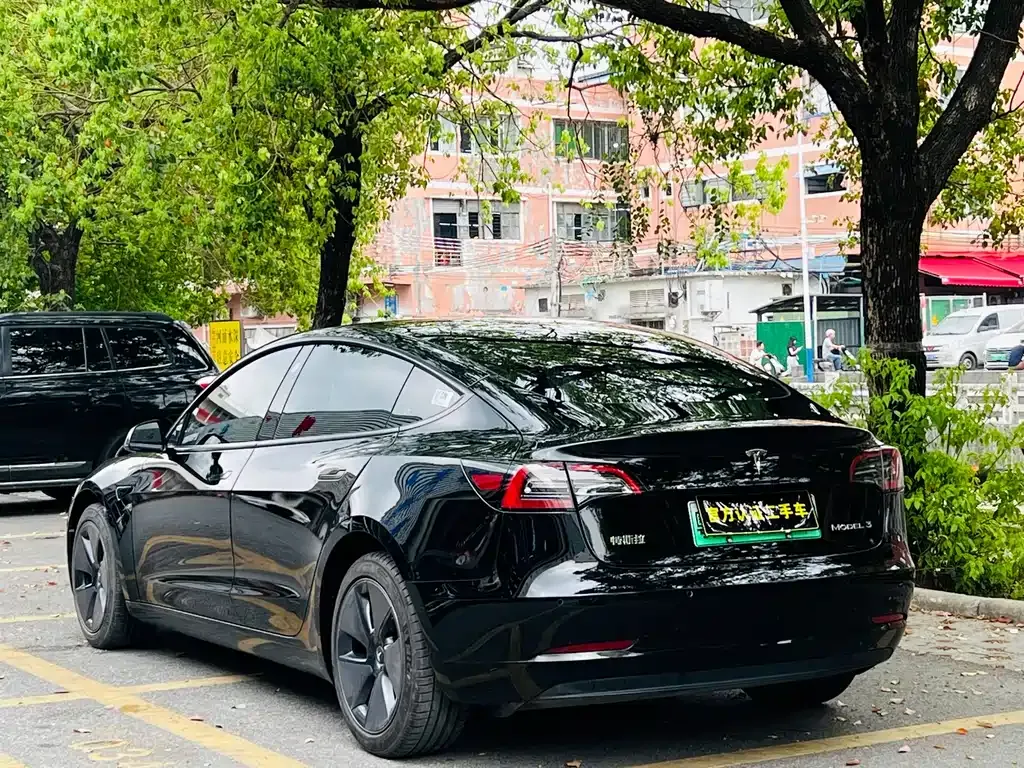 Tesla Model 3 — фото 7