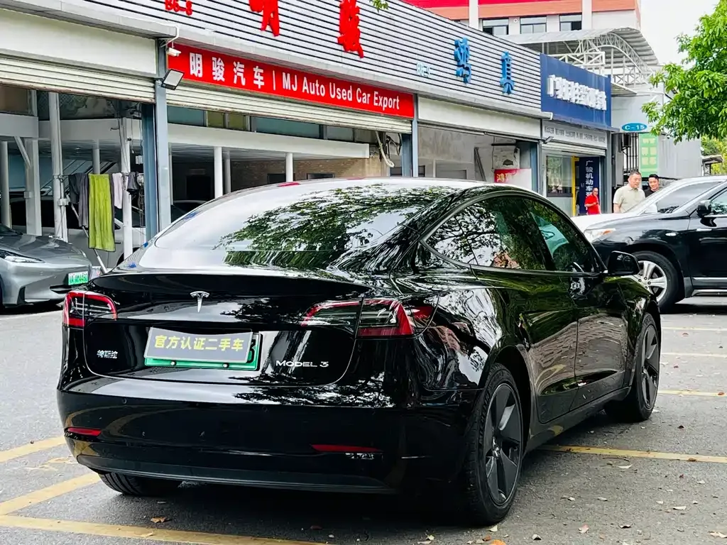 Tesla Model 3 — фото 6