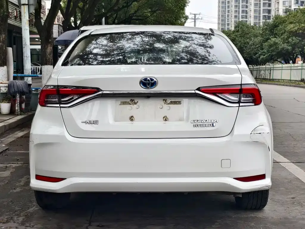 Toyota Corolla — фото 2