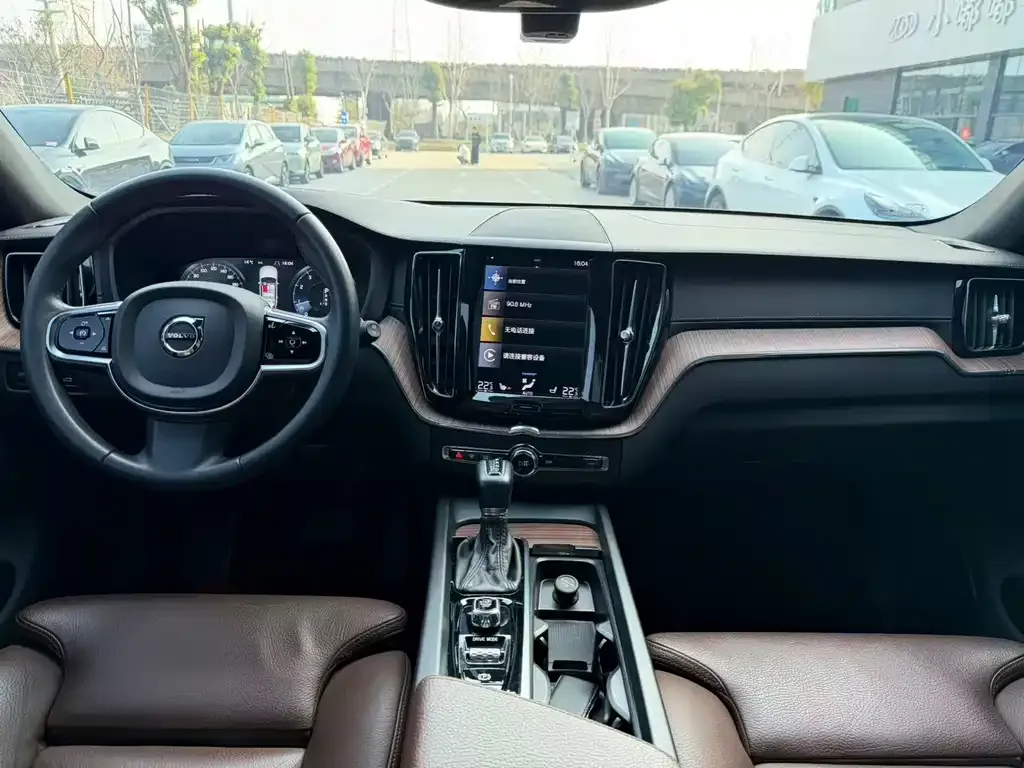 Volvo XC60 2021 из CN, фото 4