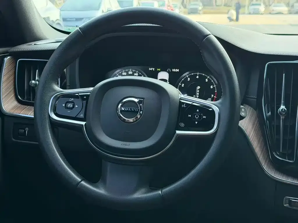 Volvo XC60 2021 из CN, фото 10