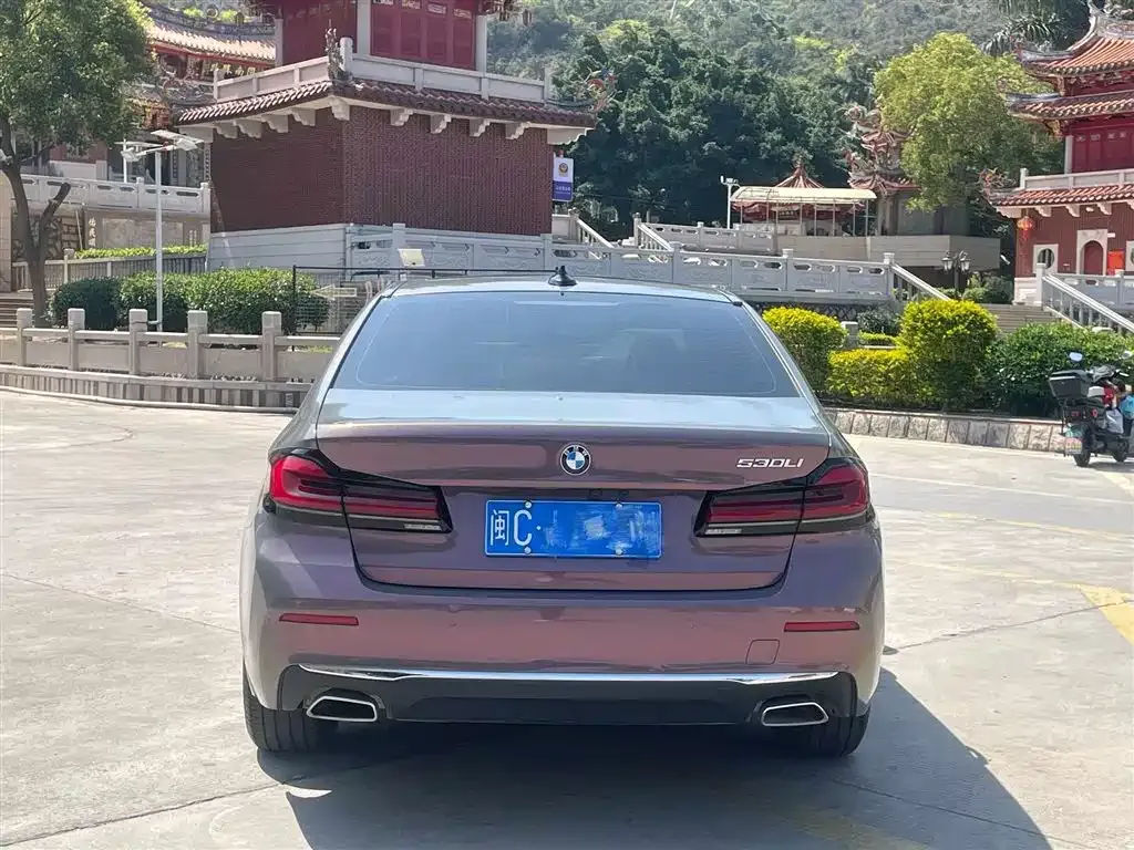 BMW 5 Series — фото 2