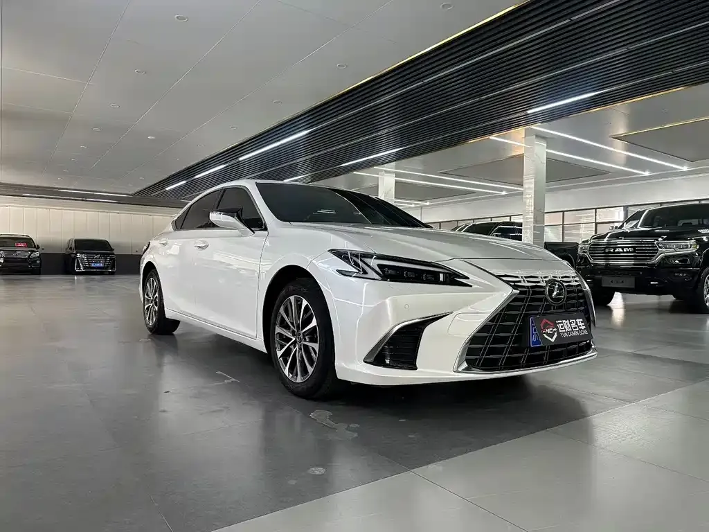 Lexus ES 2025 из CN, фото 9