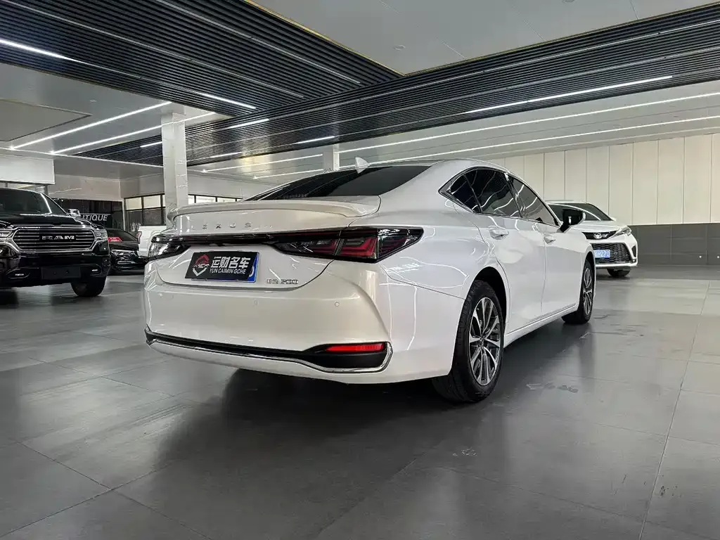 Lexus ES 2025 из CN, фото 7
