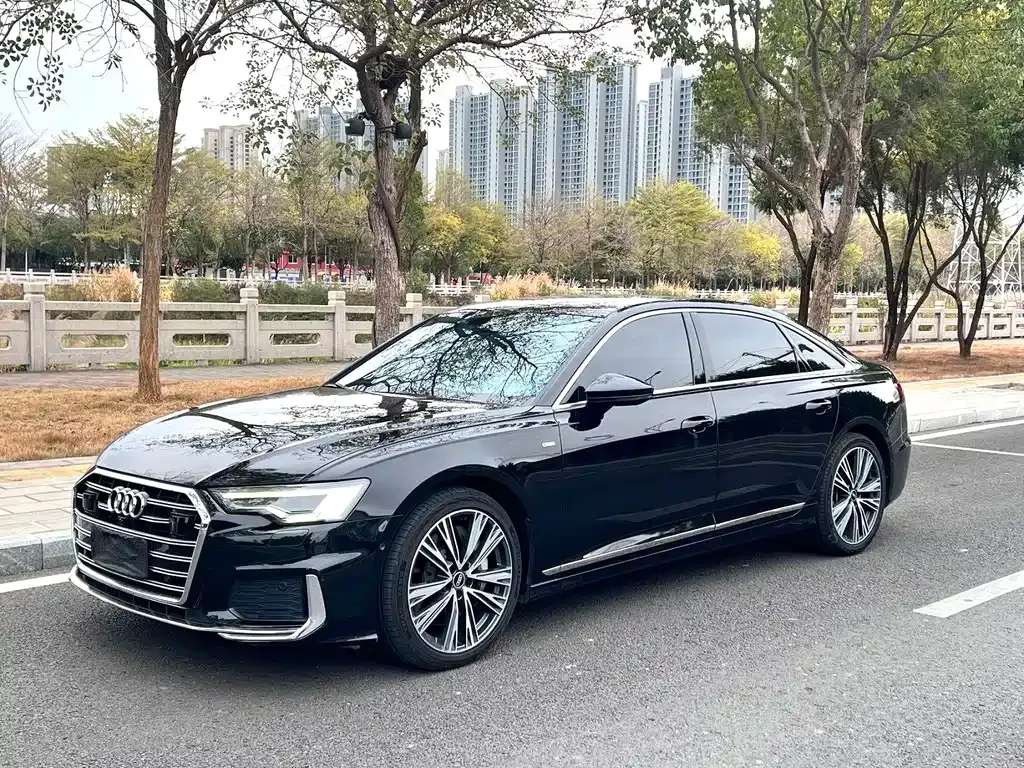 Audi A6L — фото 1