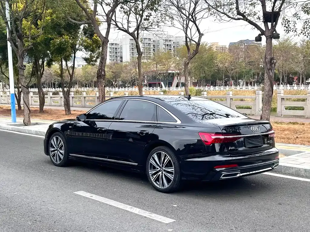 Audi A6L — фото 6