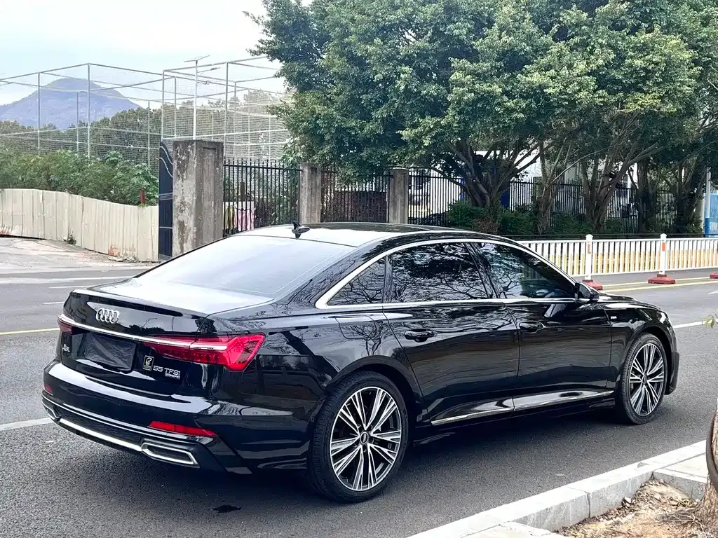 Audi A6L — фото 7