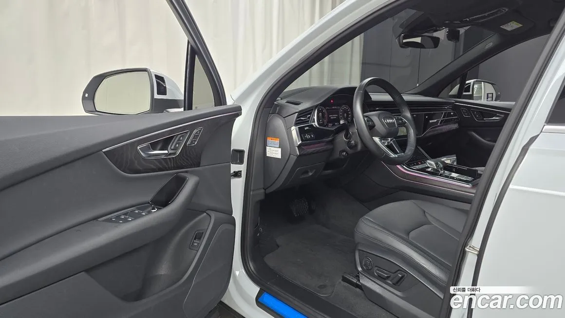Audi Q7 2021 из KR, фото 3