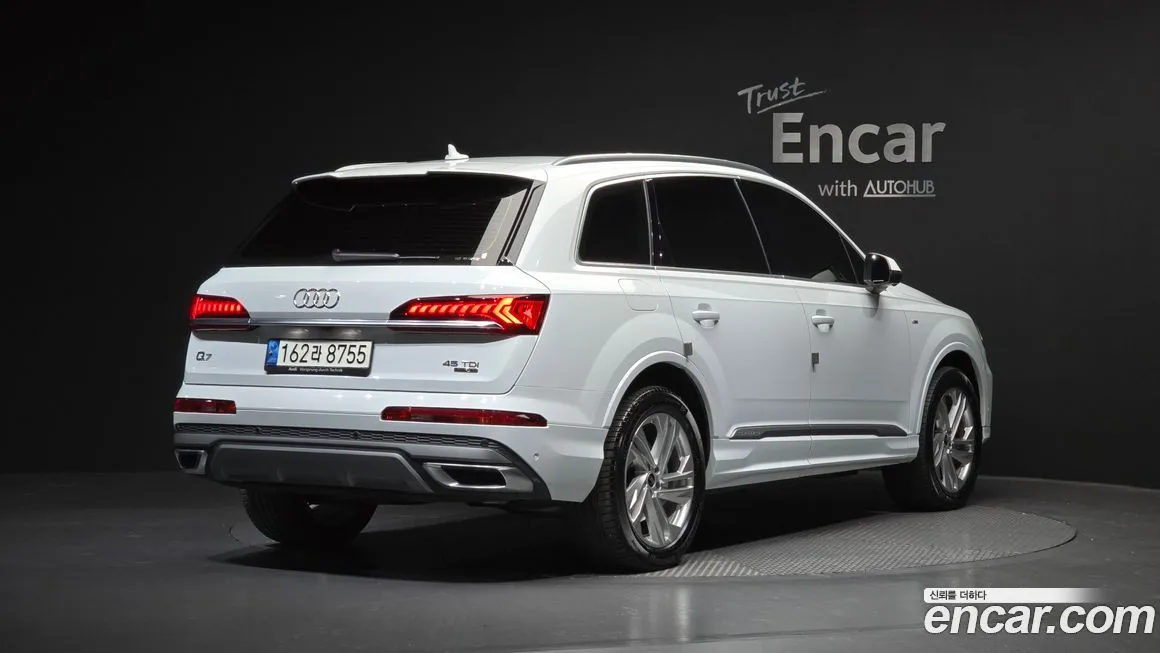 Audi Q7 2021 из KR, фото 2